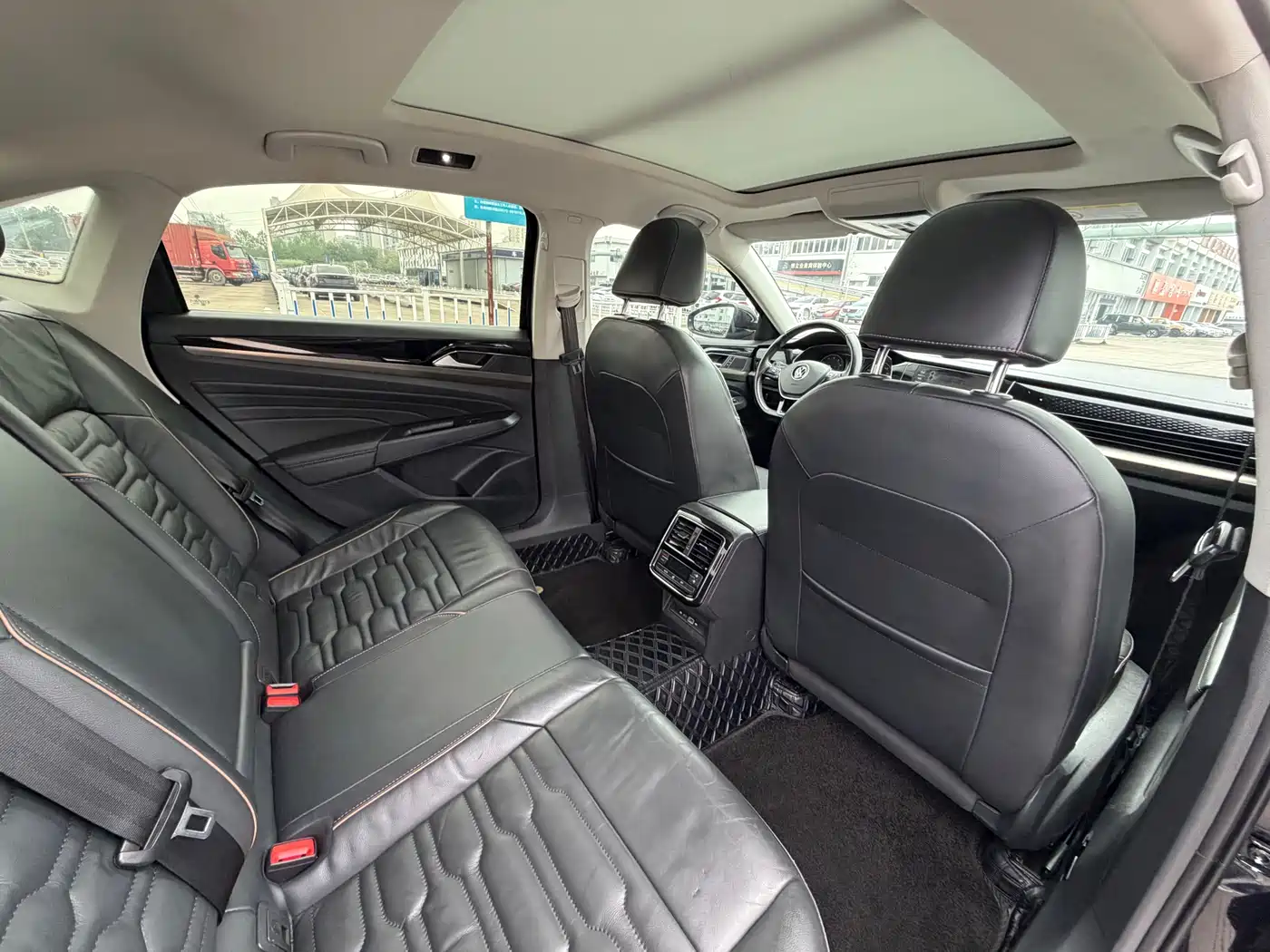Volkswagen Passat 2021 Model 330TSI Elite Edition фото 10