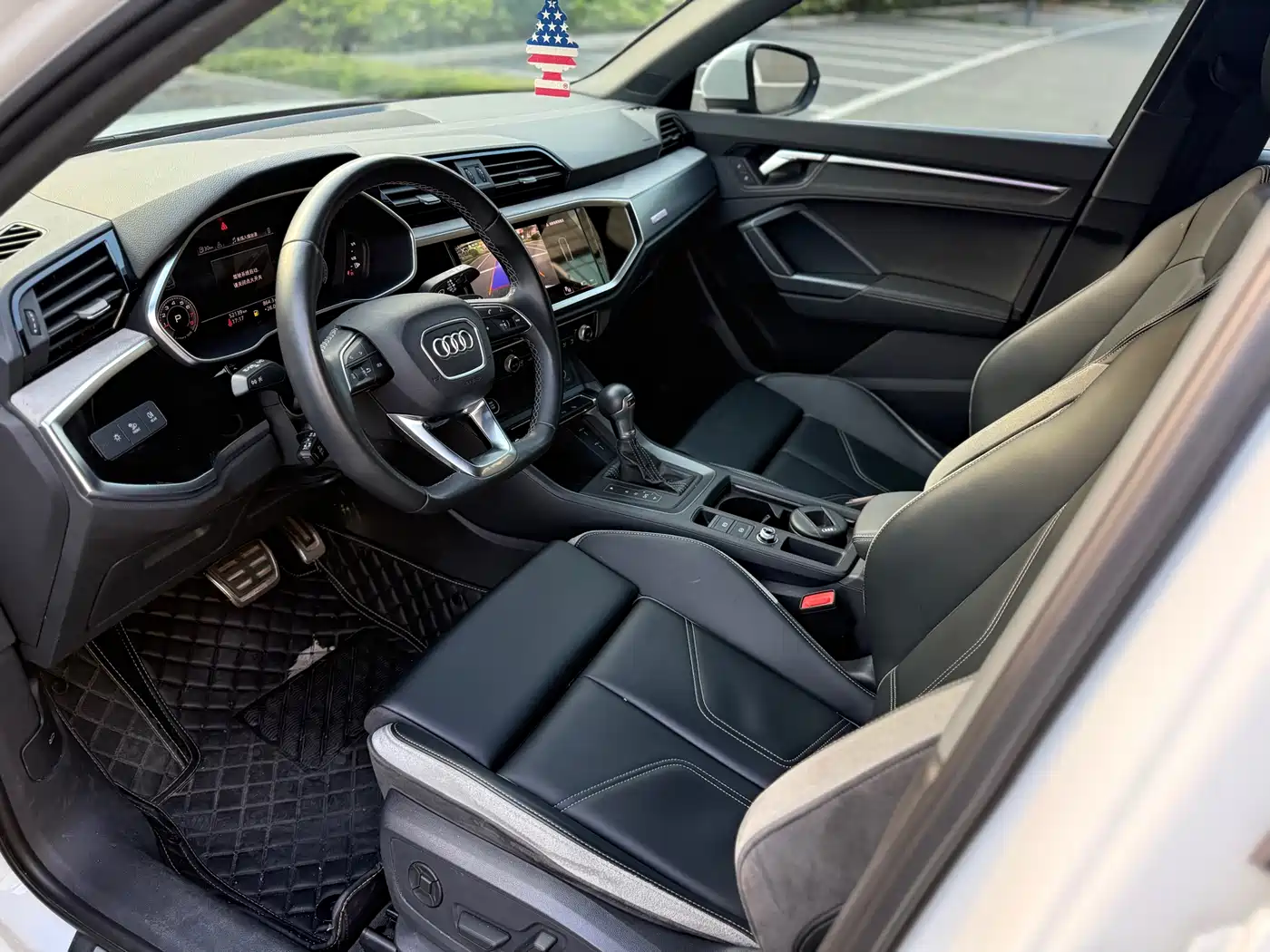 Audi Q3 2024 35 TFSI Fashion Sport фото 8