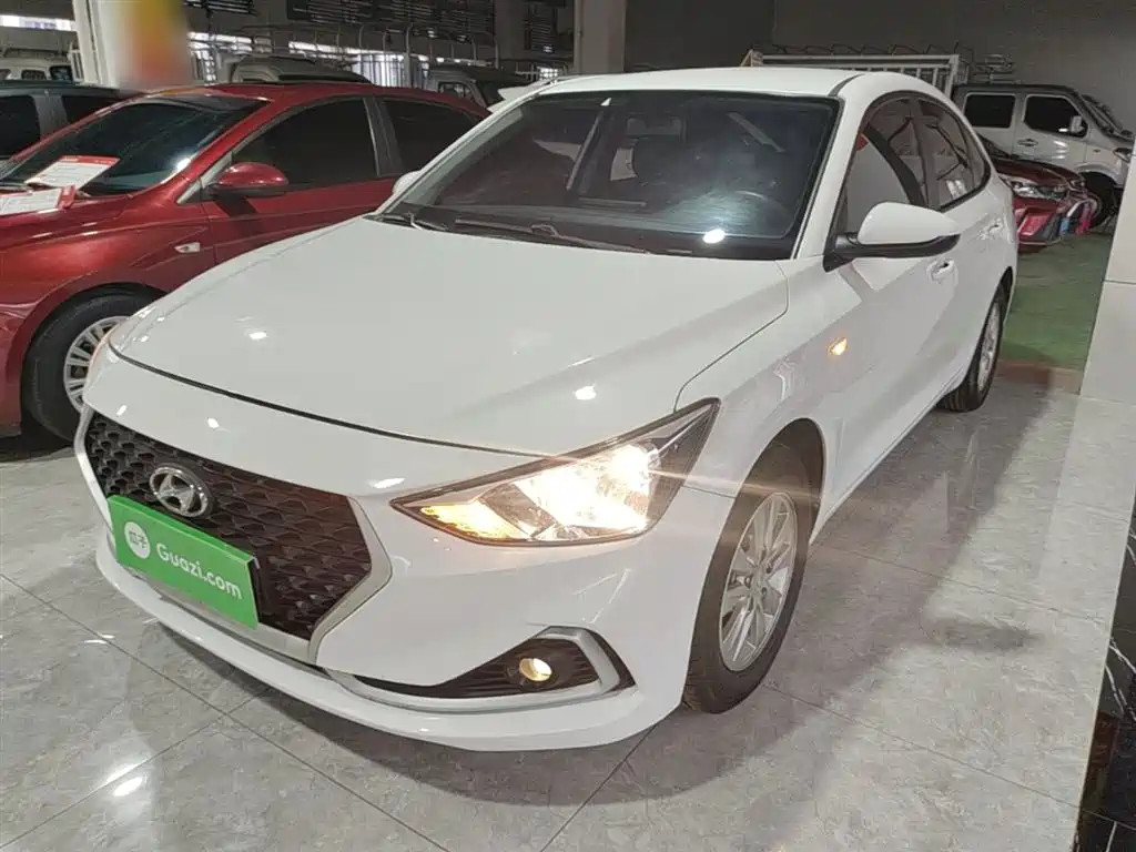 Hyundai Elantra 2018 1.6L Automatic Pleasing Edition GL China VI фото 2
