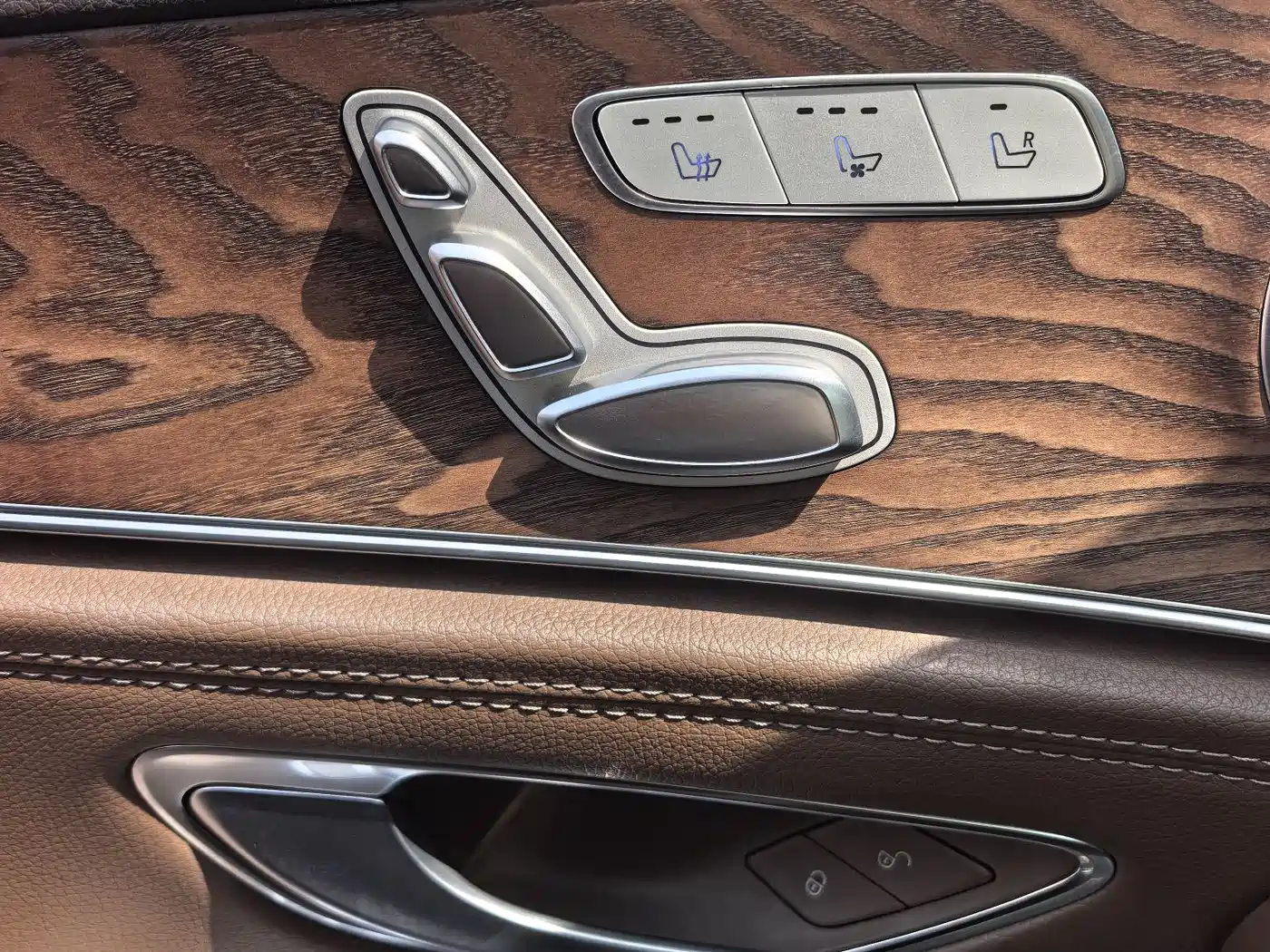 Mercedes-Benz E-Class 2023 E 260 L Sport фото 12