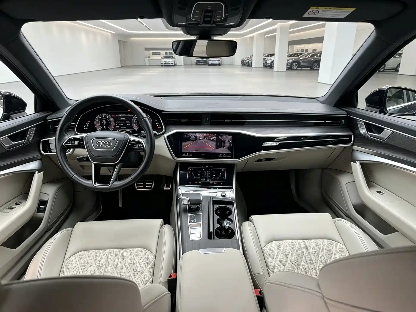 Фото 8 - Audi A6L