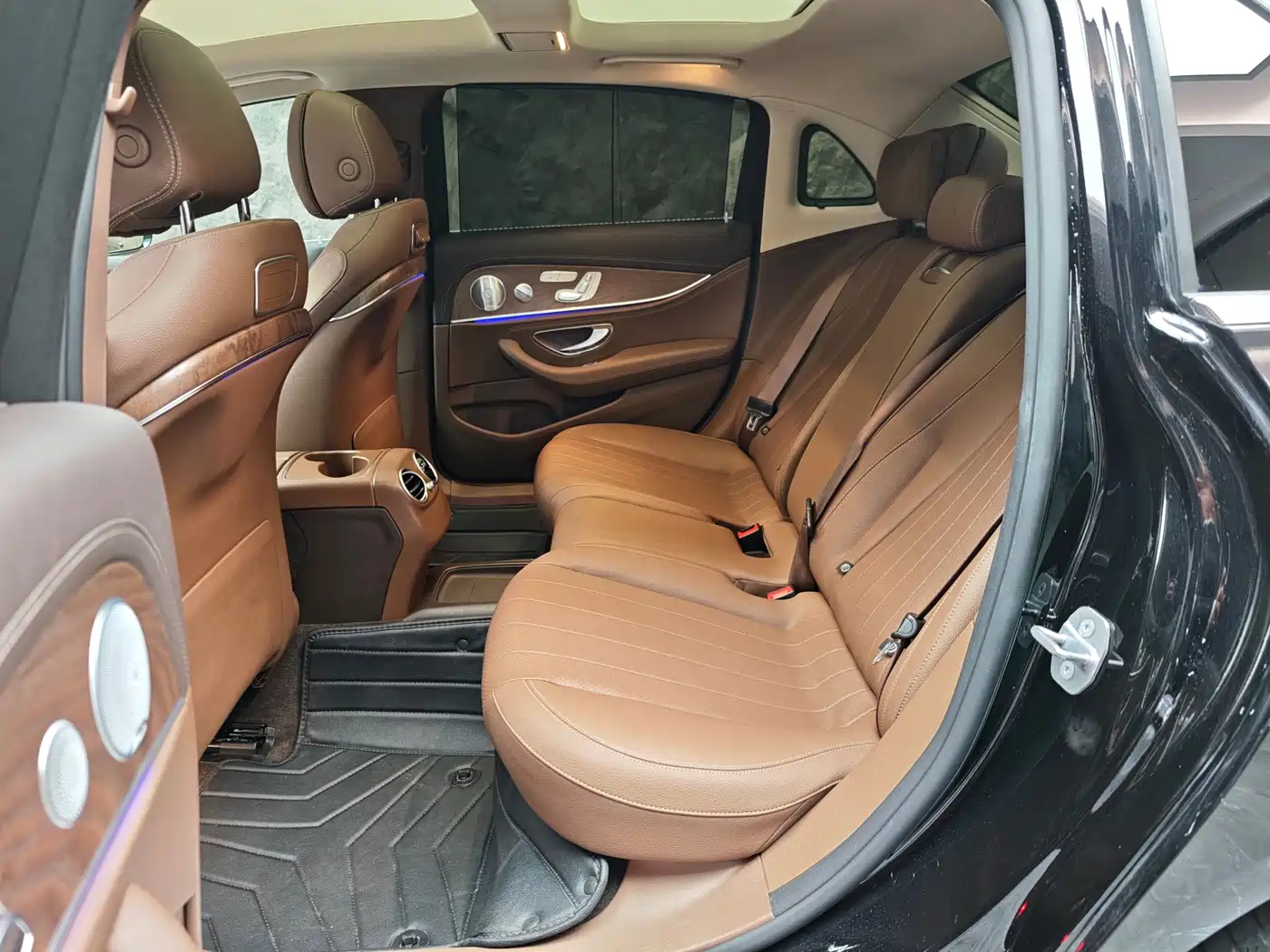 Mercedes-Benz E-Class 2019 Facelift E 300 L Luxury фото 8