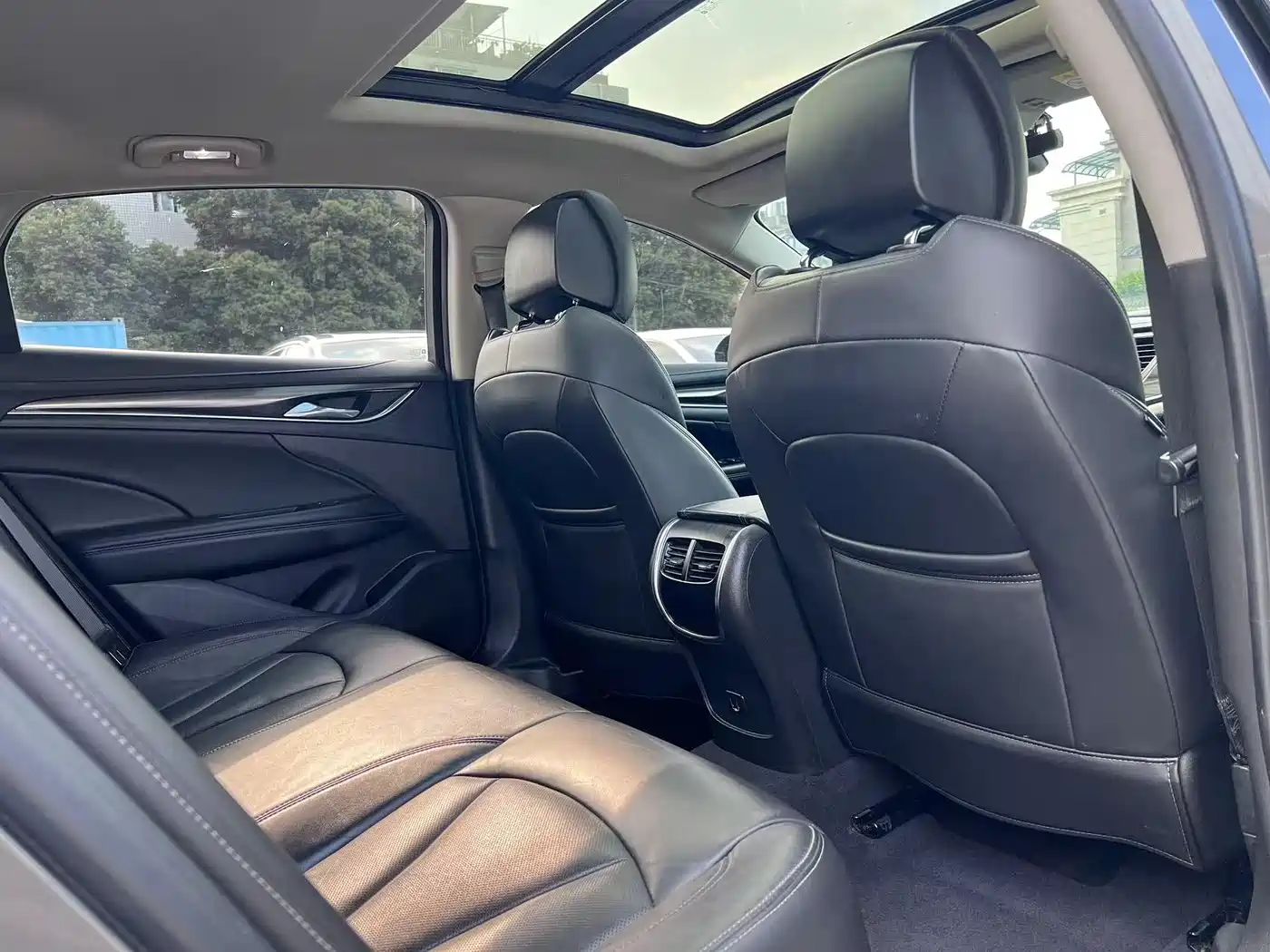 Buick LaCrosse 2018 Model 20T Luxury Edition фото 15