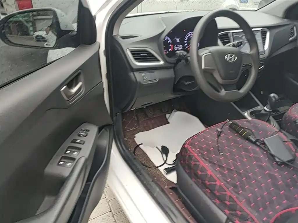 HYUNDAI ACCEPT