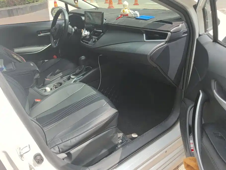 Фото 8 - Toyota Corolla