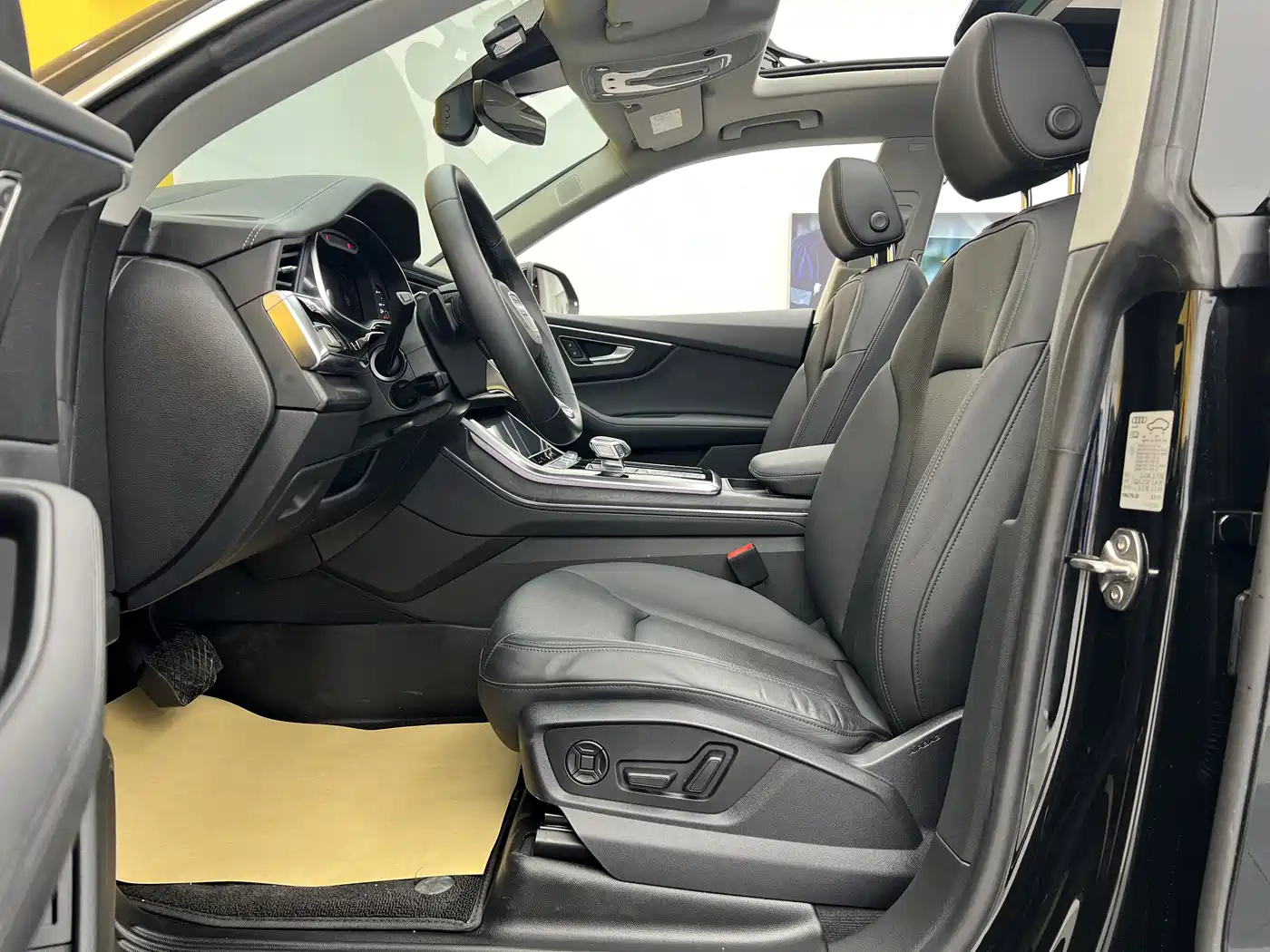 Audi Q8 2024 2023 55 TFSI Luxury Sport