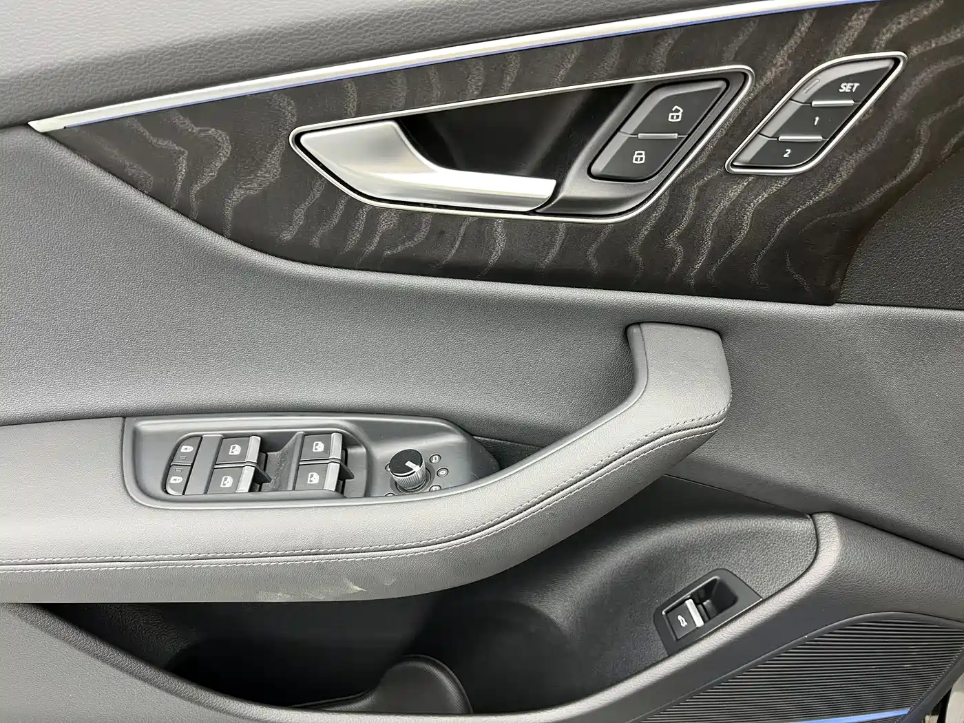 Audi Q8 2024 2023 55 TFSI Luxury Sport