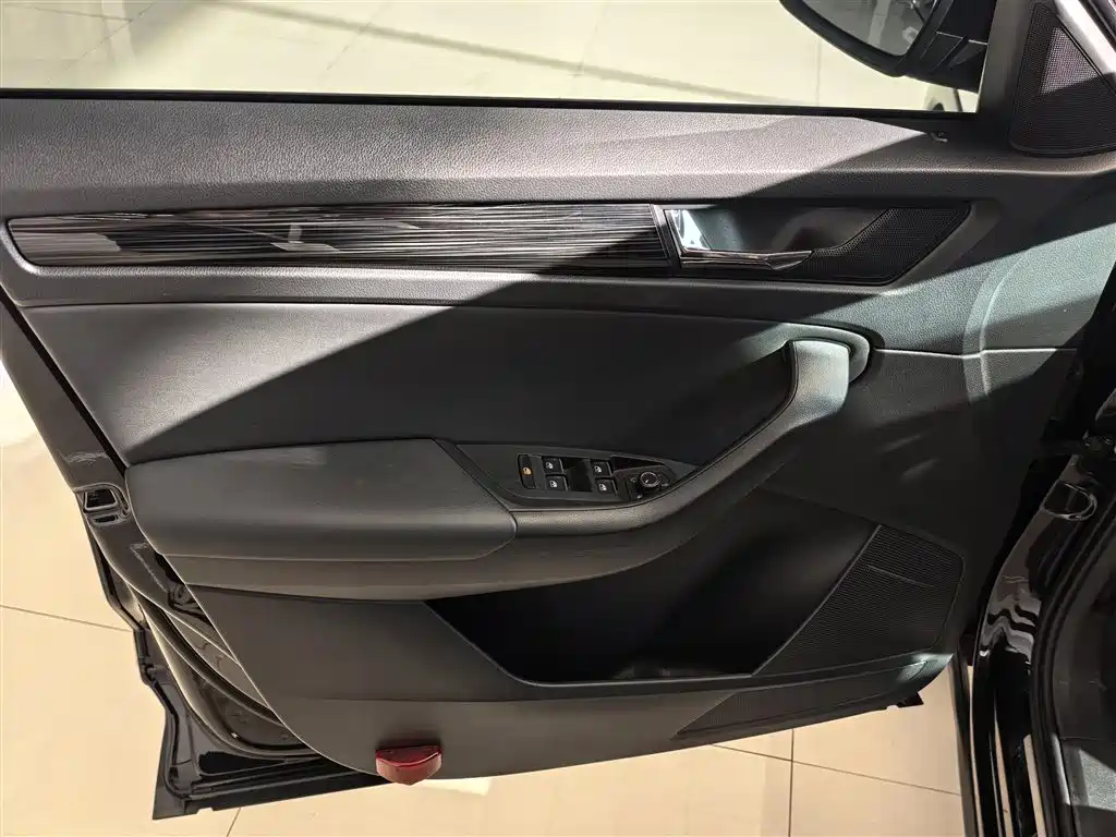 Škoda Kodiaq 2019 Facelift TSI330 5-Seater 2WD Luxury Premium Edition China VI фото 14