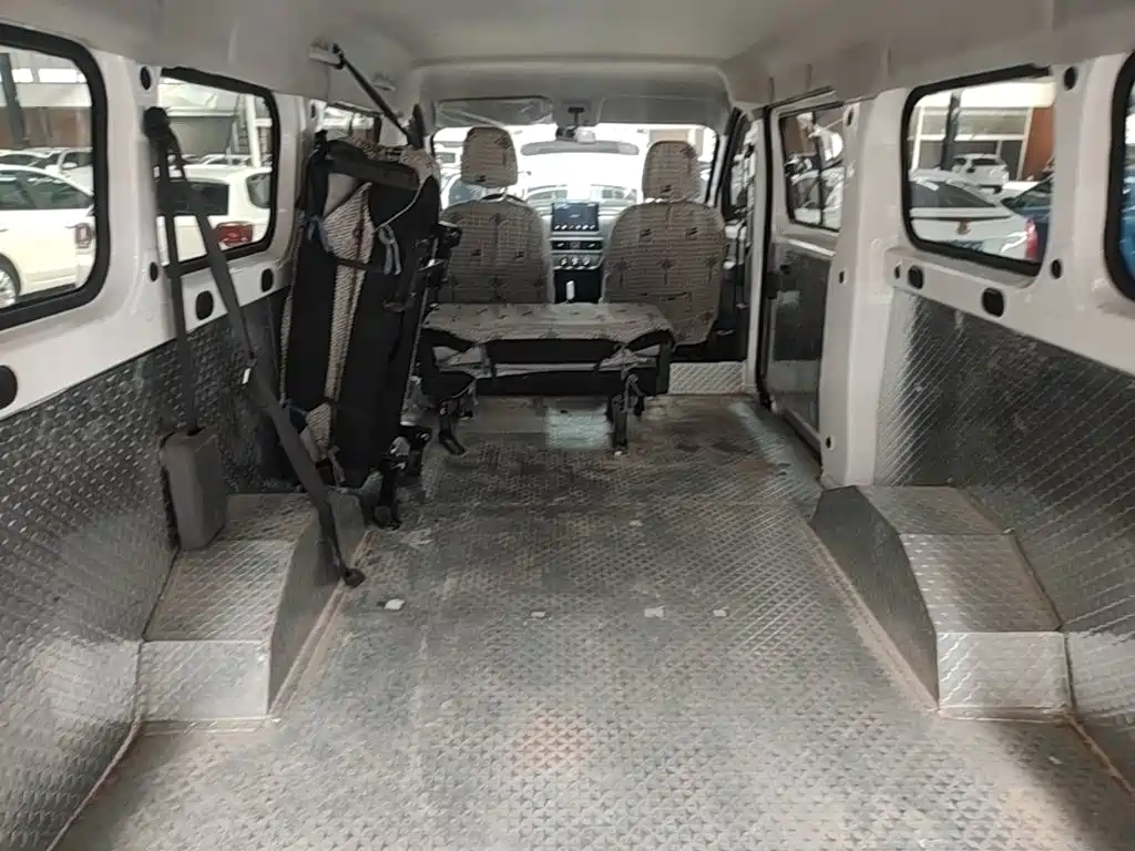Wuling Motors Wuling Yangguang 2025 2024 300KM Comfort Bus Version 75kW