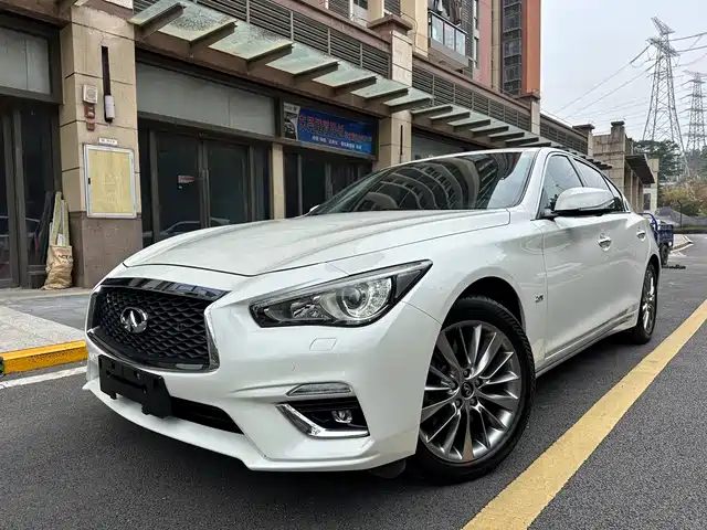 INFINITI Q50L