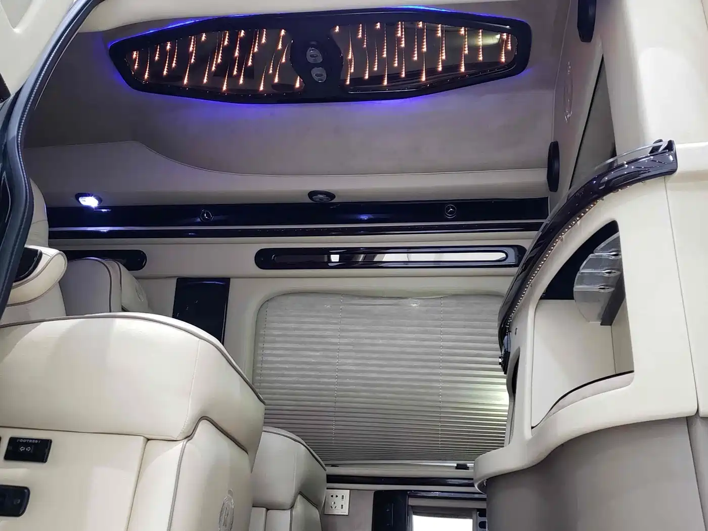 GMC Savana 2017 2014 6.0L Long Wheelbase Leader Edition