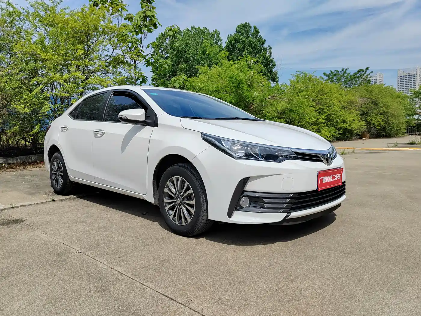 Toyota Corolla 2017 Facelift 1.2T S-CVT GL фото 3