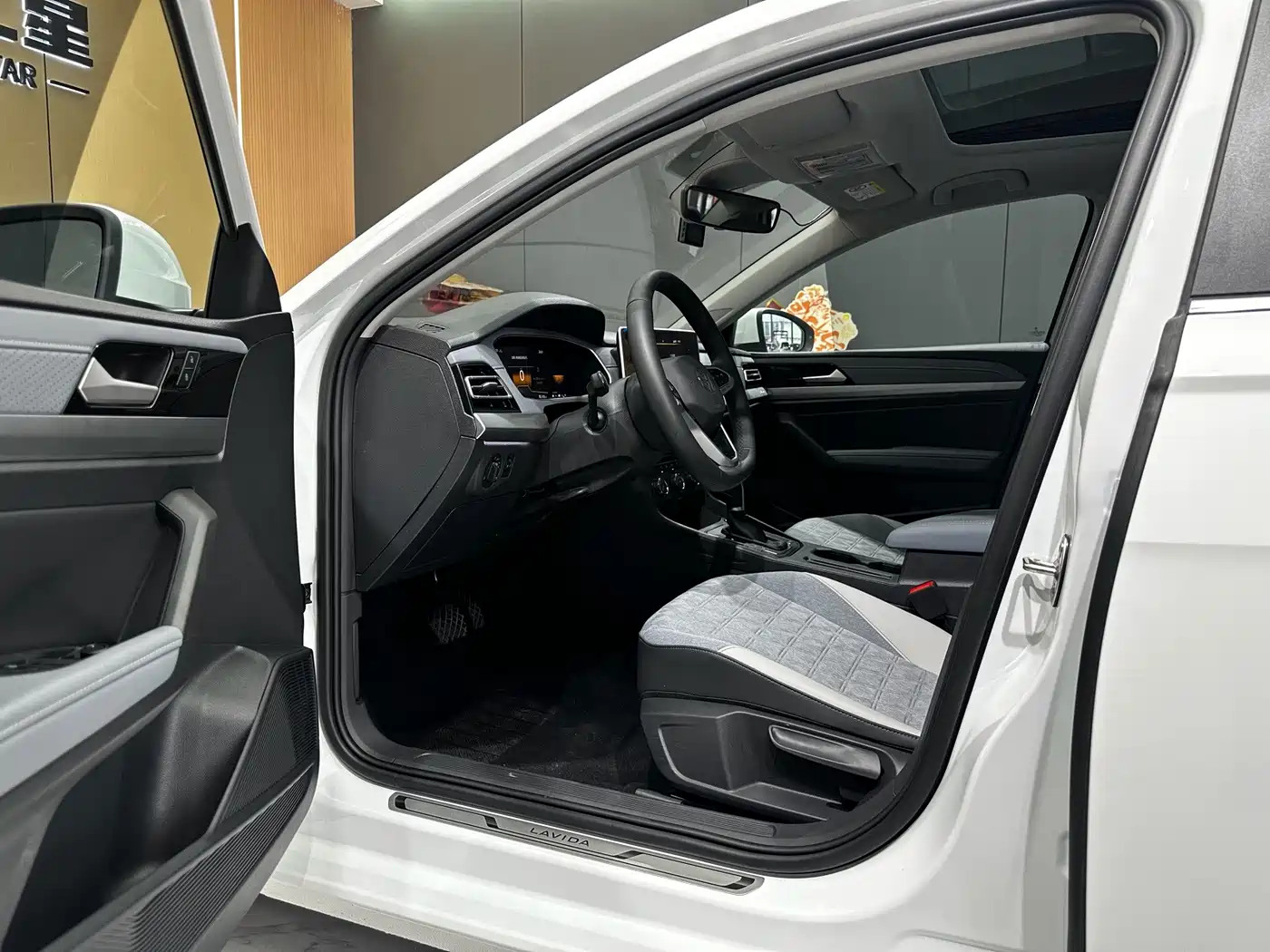 Фото 9 - Volkswagen Lavida