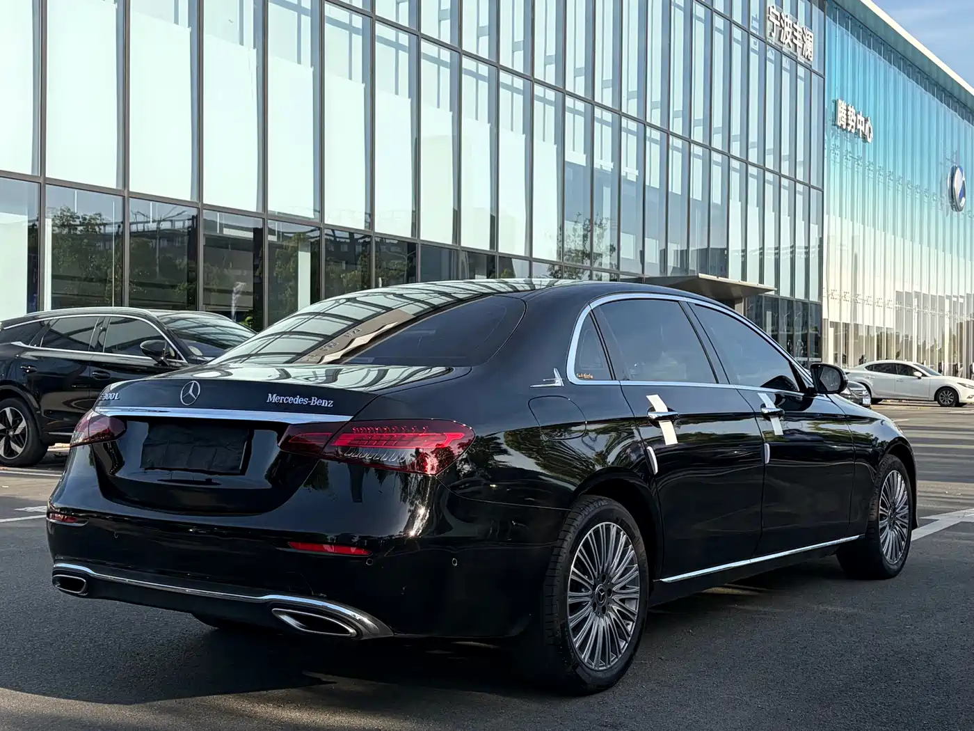 Mercedes-Benz E-Class 2023 E 300 L Luxury фото 18