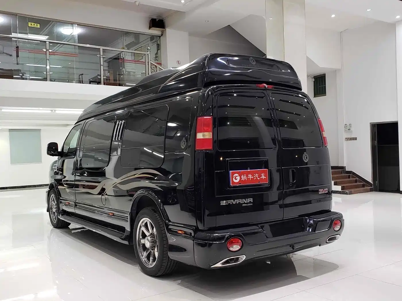 GMC Savana 2017 2014 6.0L Long Wheelbase Leader Edition