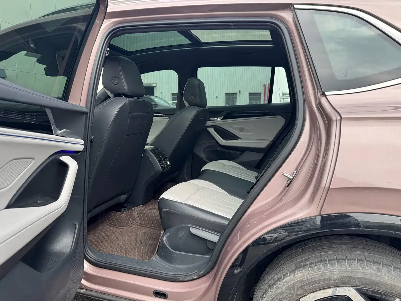 Фото 4 - Volkswagen Tiguan L