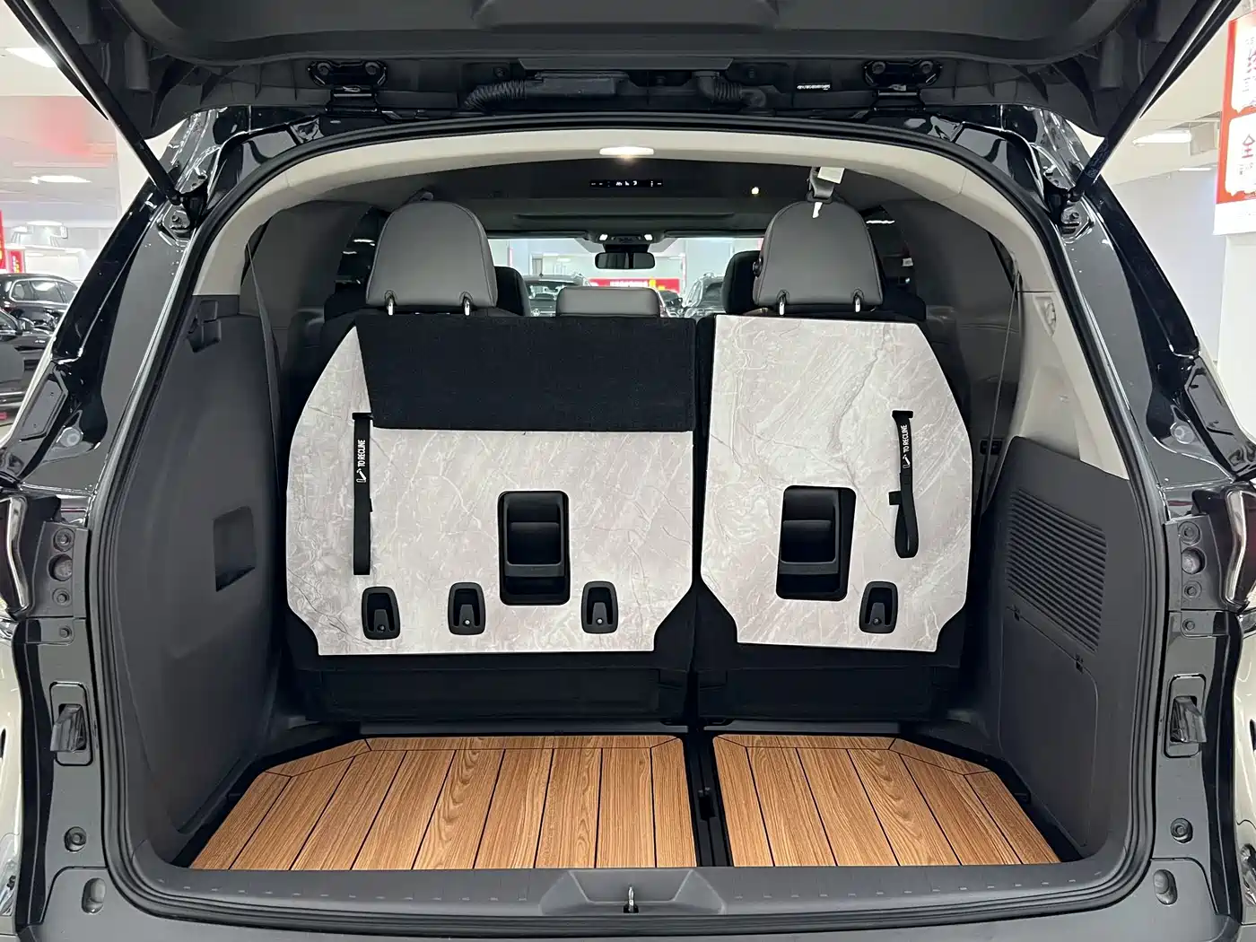 Toyota Granvia 2025 2024 2.5L Hybrid Comfort
