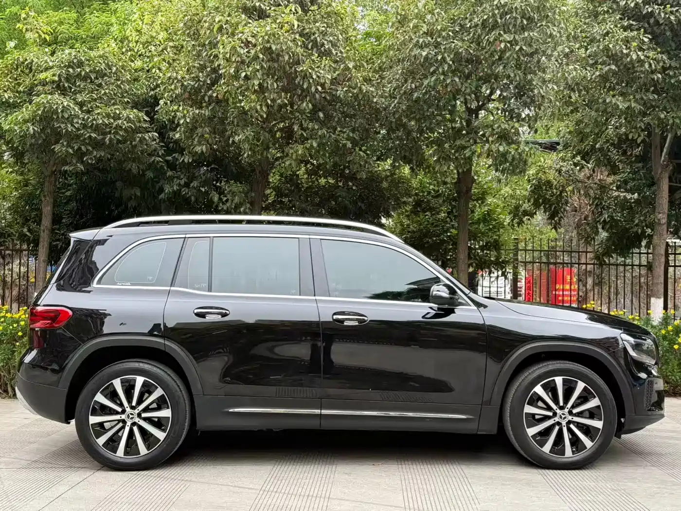 Mercedes-Benz GLB 2025 Model GLB 220 Fashion Style фото 17