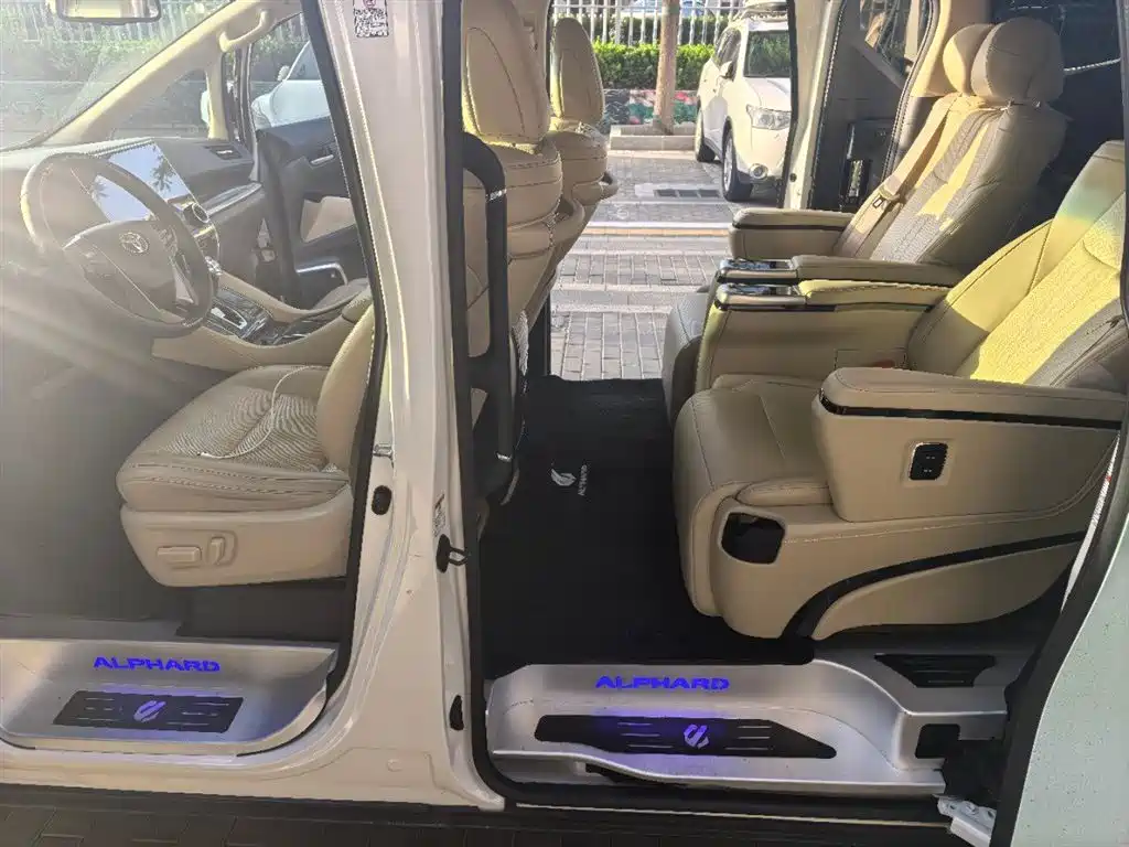 Toyota Alphard 2015 3.5L Luxury Edition фото 7