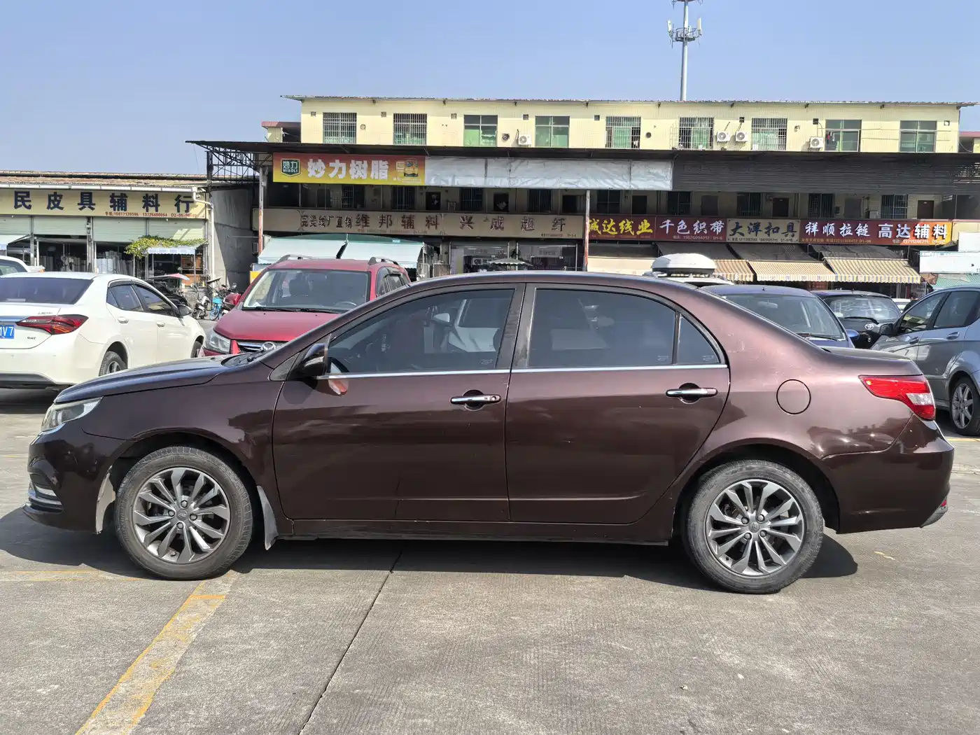 Фото 6 - Geely Vision