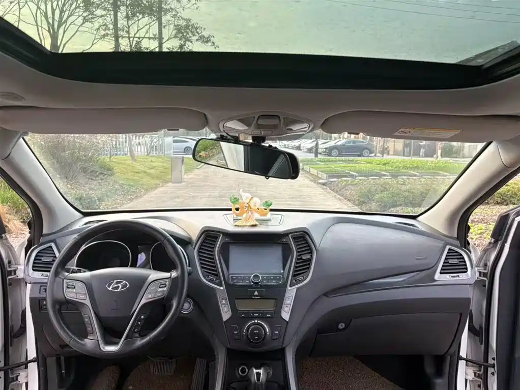 Hyundai Santa Fe 2013 Model 2.4L Automatic 2WD Smart фото 6
