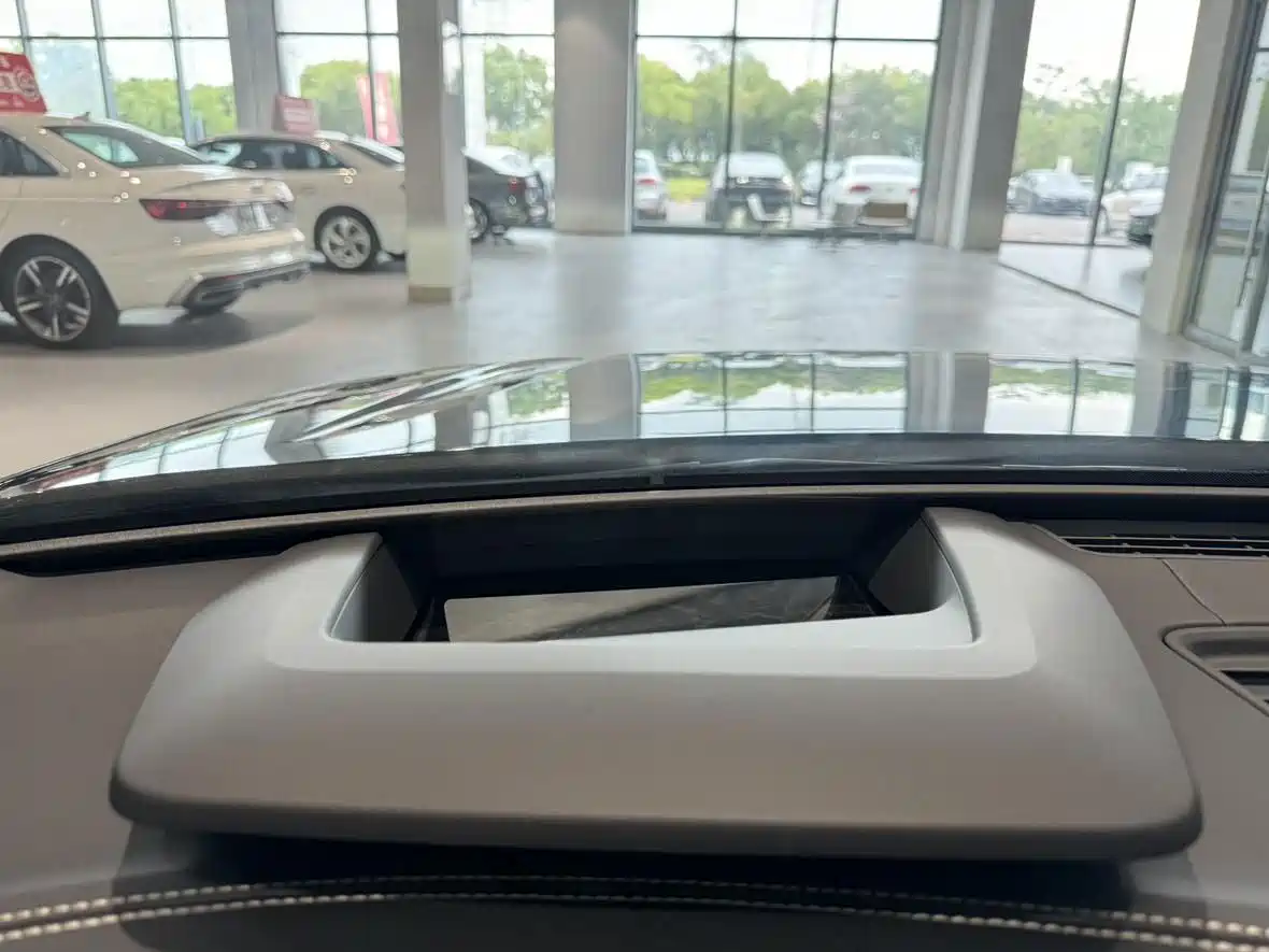 Photo 16 - Audi A6L