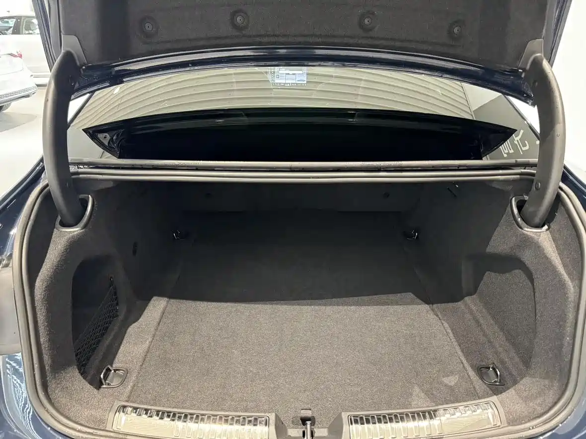 Photo 23 - Audi A6L