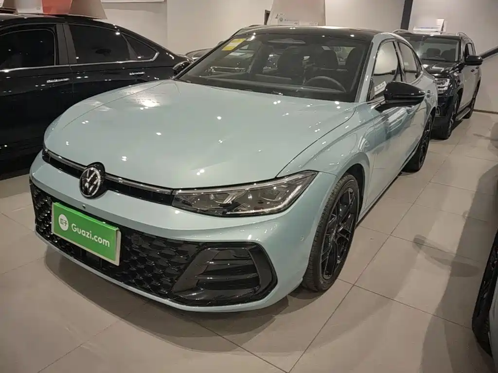 Фото 2 - Volkswagen Passat