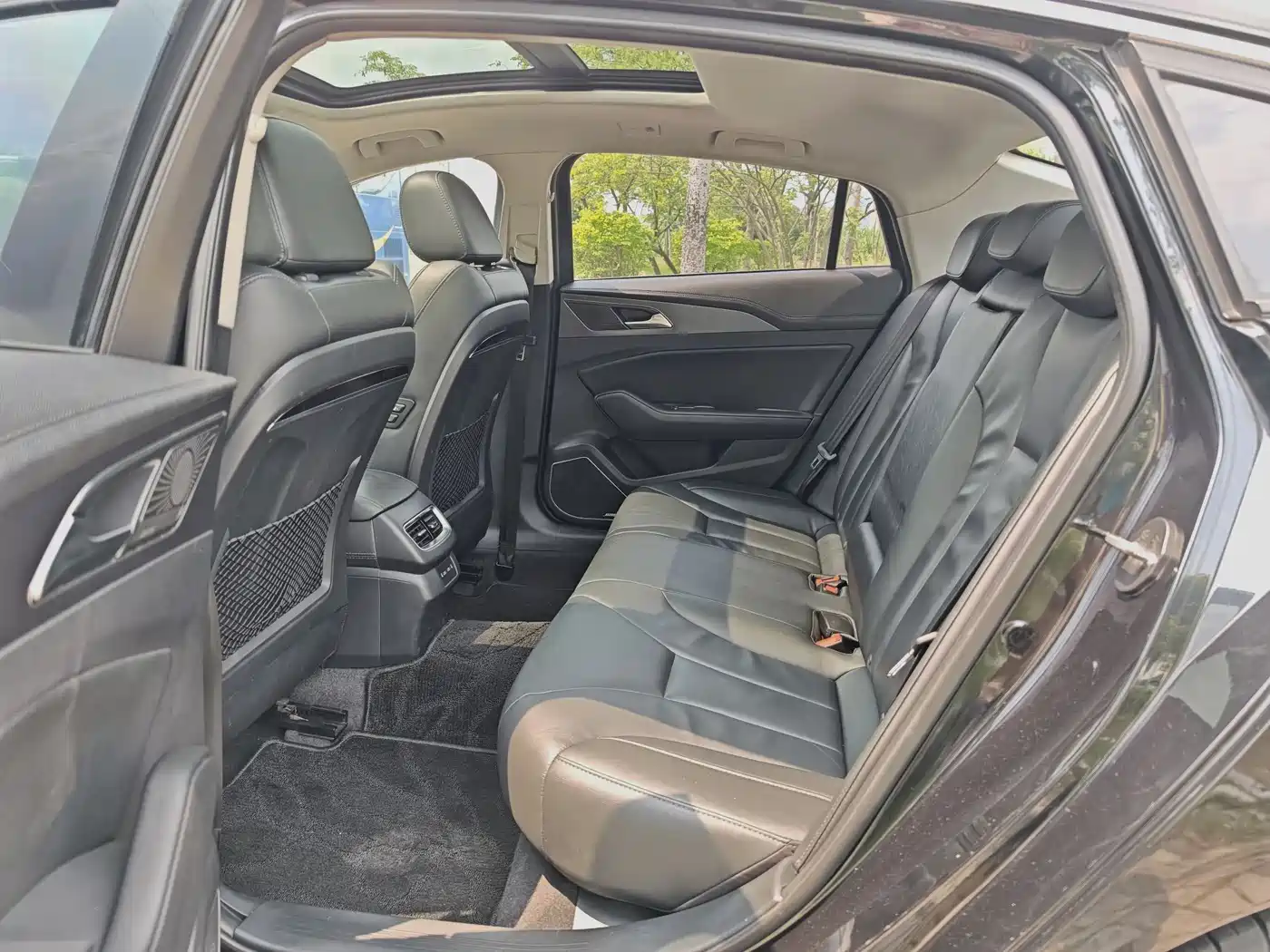 Hongqi H5 2020 1.8T Automatic Smart Connection Qi Enjoy Edition фото 6