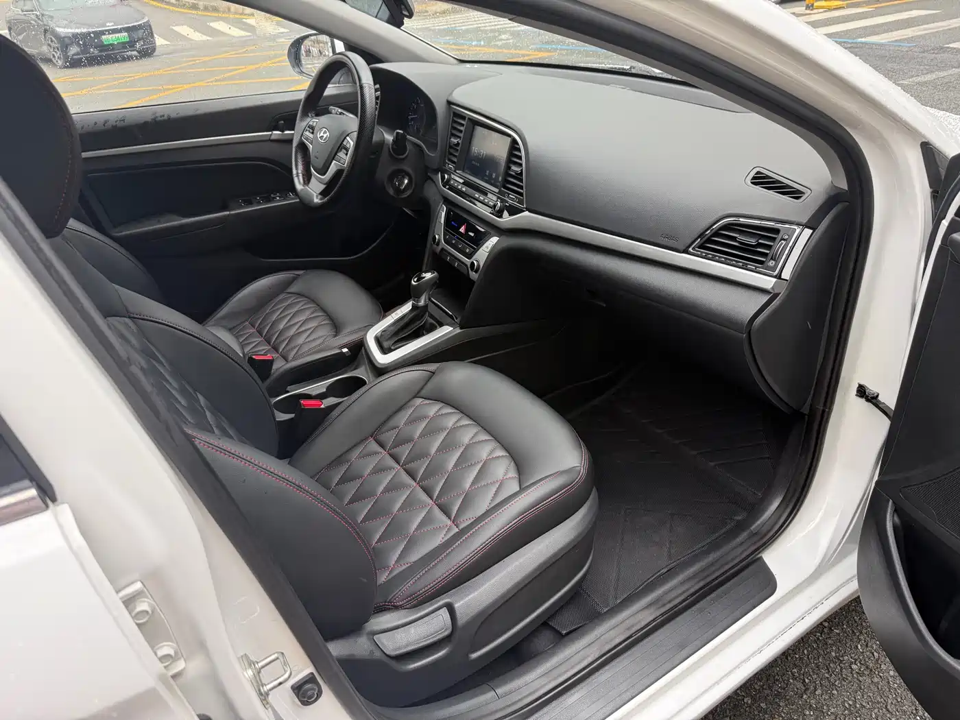 Hyundai Elantra 2016 Model 1.6L Automatic Smart Elite фото 11