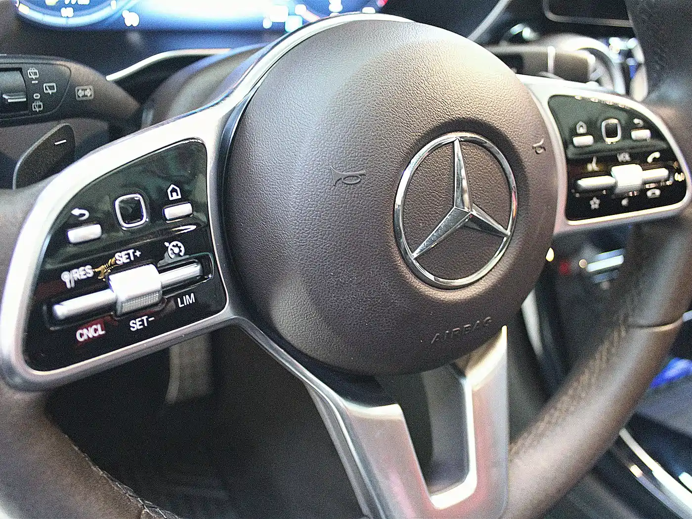 Mercedes-Benz GLC 2021 GLC 260 L 4MATIC Sporty фото 15