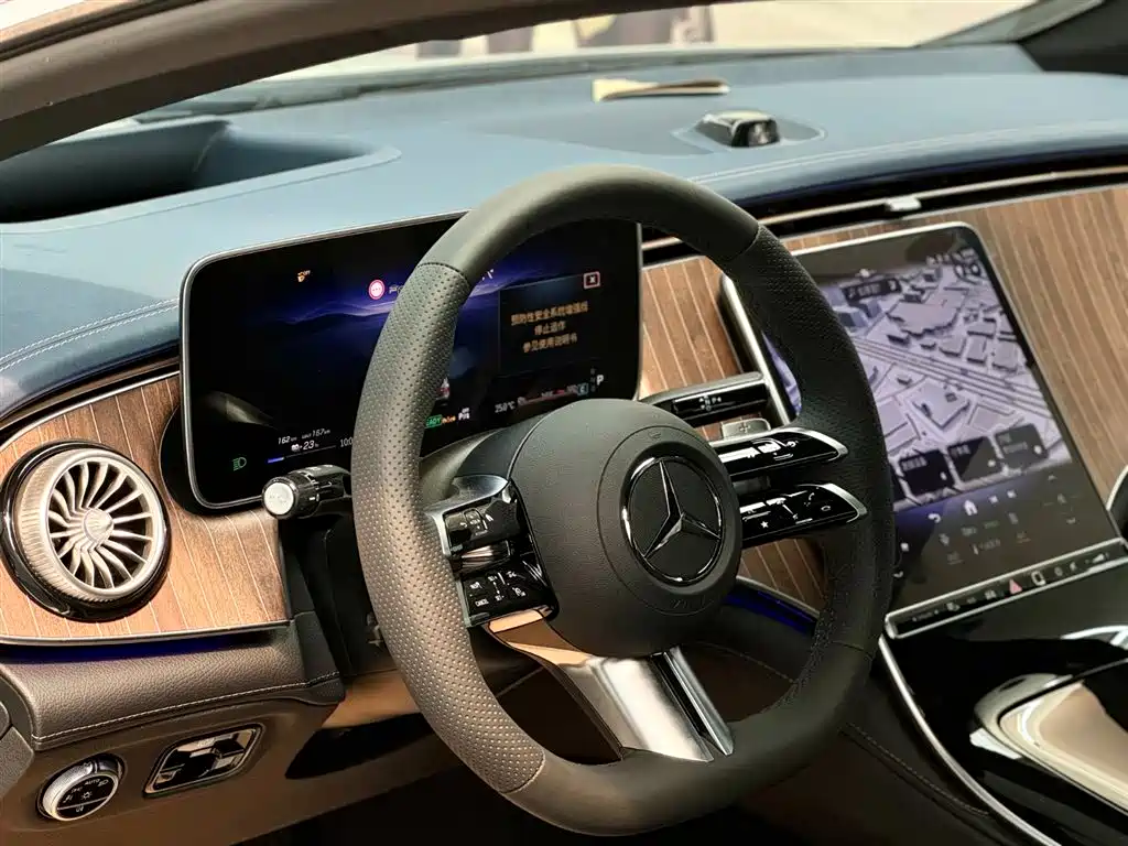 Mercedes-Benz EQE 2025 Model 500 4MATIC Luxury Edition фото 7