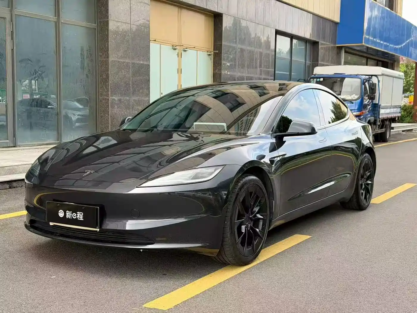 Tesla Model 3 2025