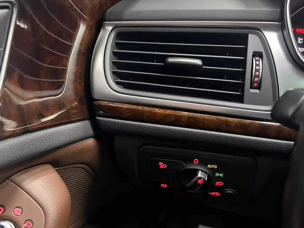 Audi A6L 2016 30 FSI Comfort фото 13