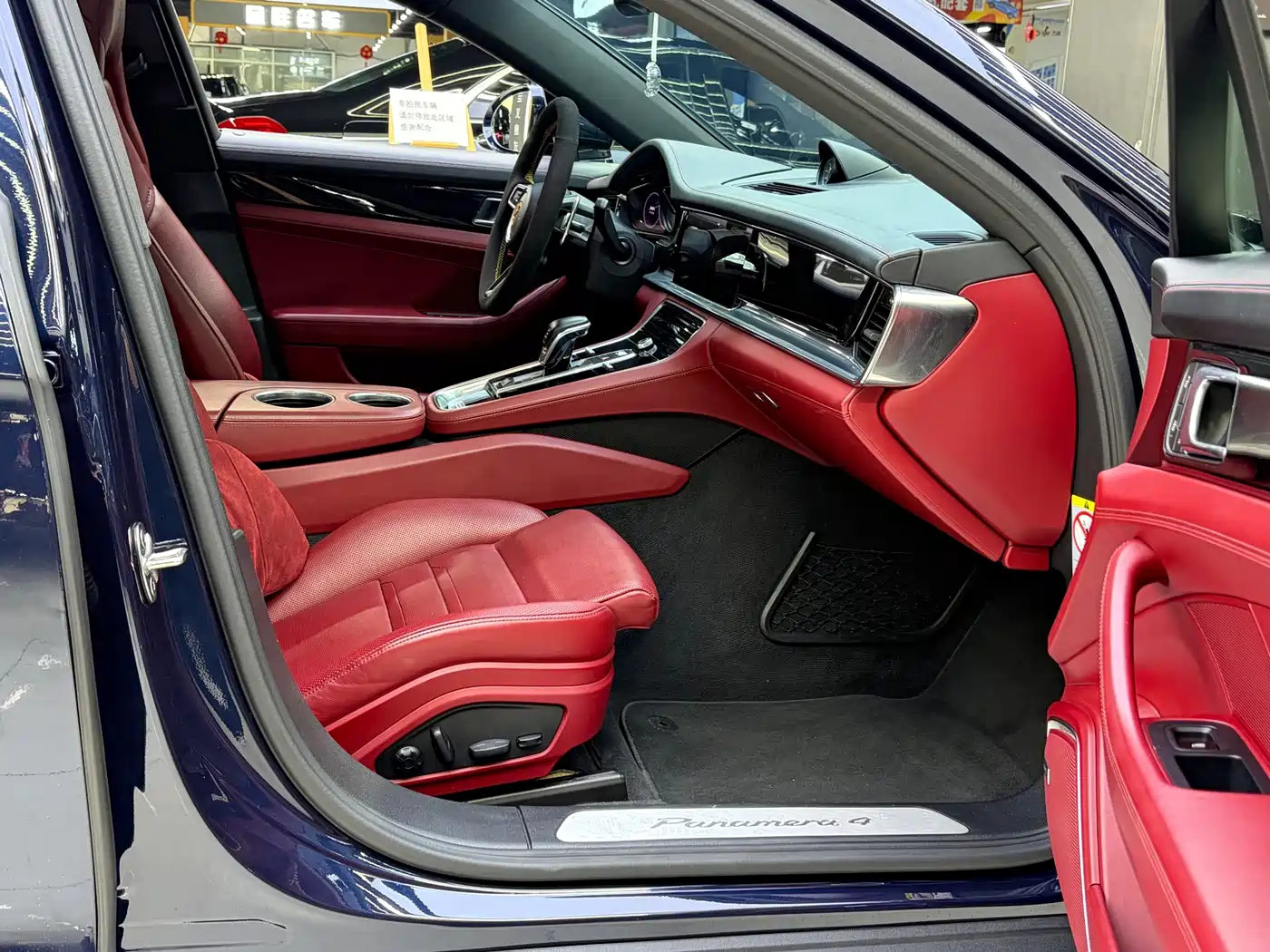 Фото 18 - Porsche Panamera