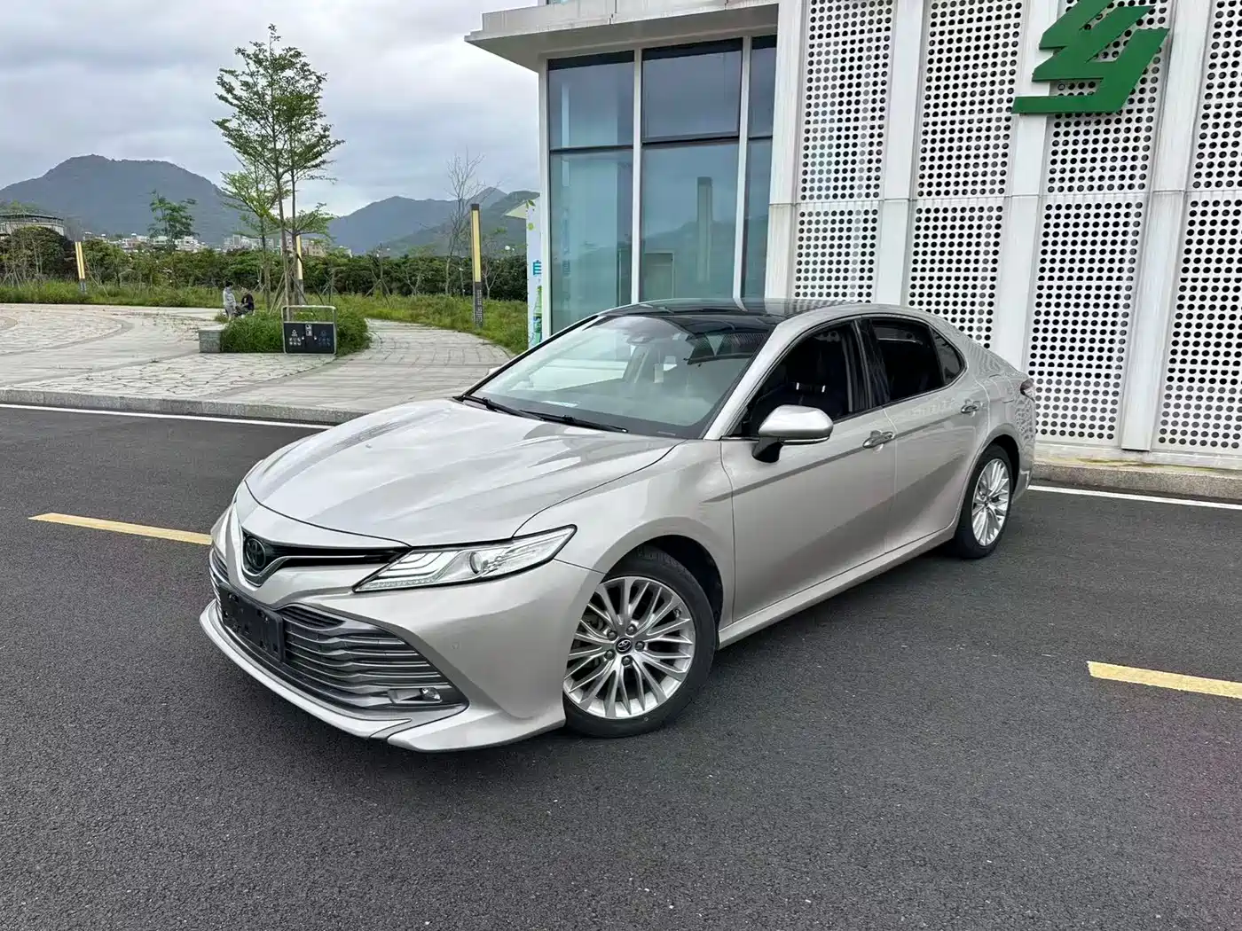 Toyota Camry 2019 2.5G Luxury (China V)