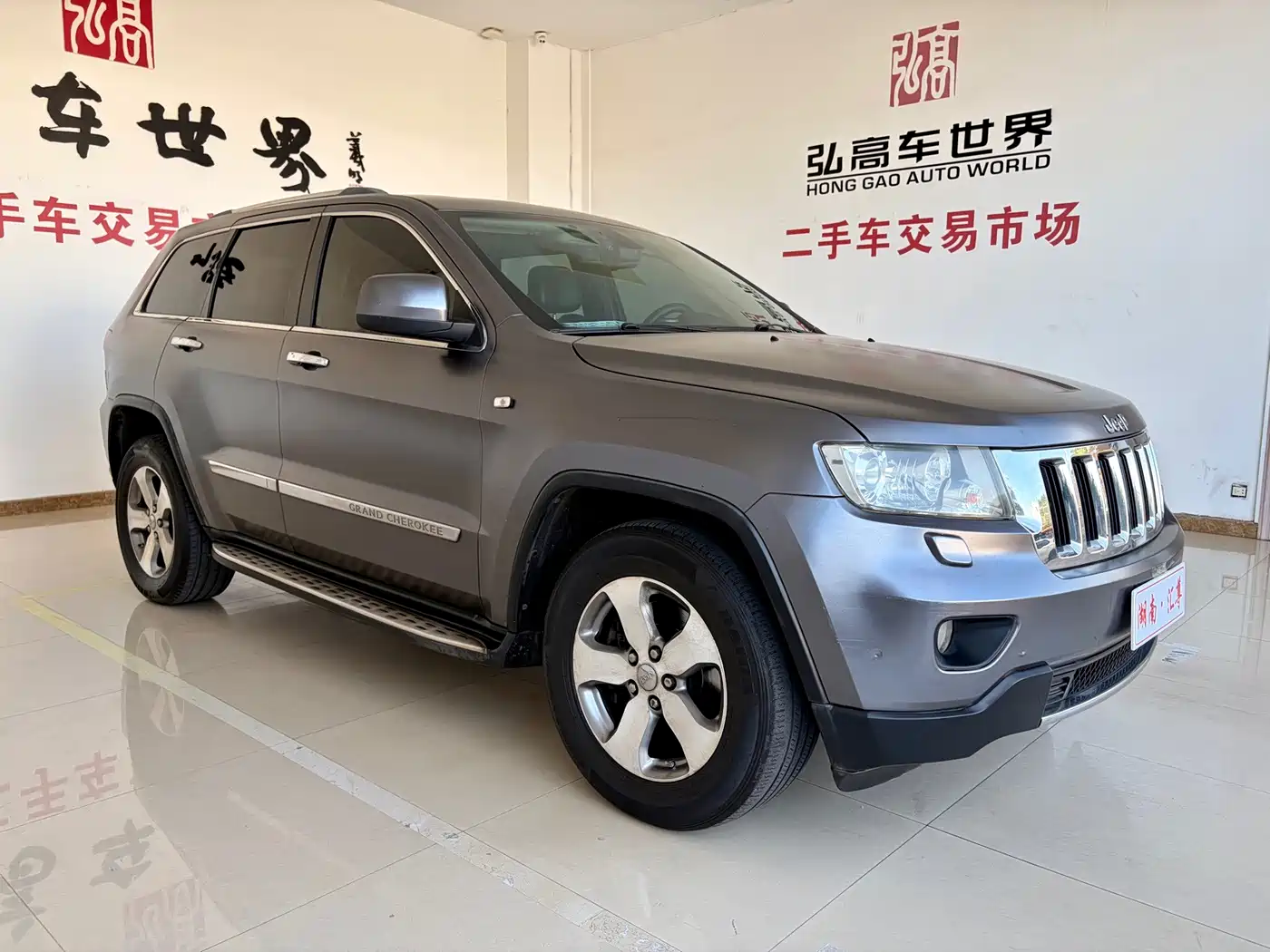 Jeep Grand Cherokee (Import) 2012 2011 3.6L Luxury Edition