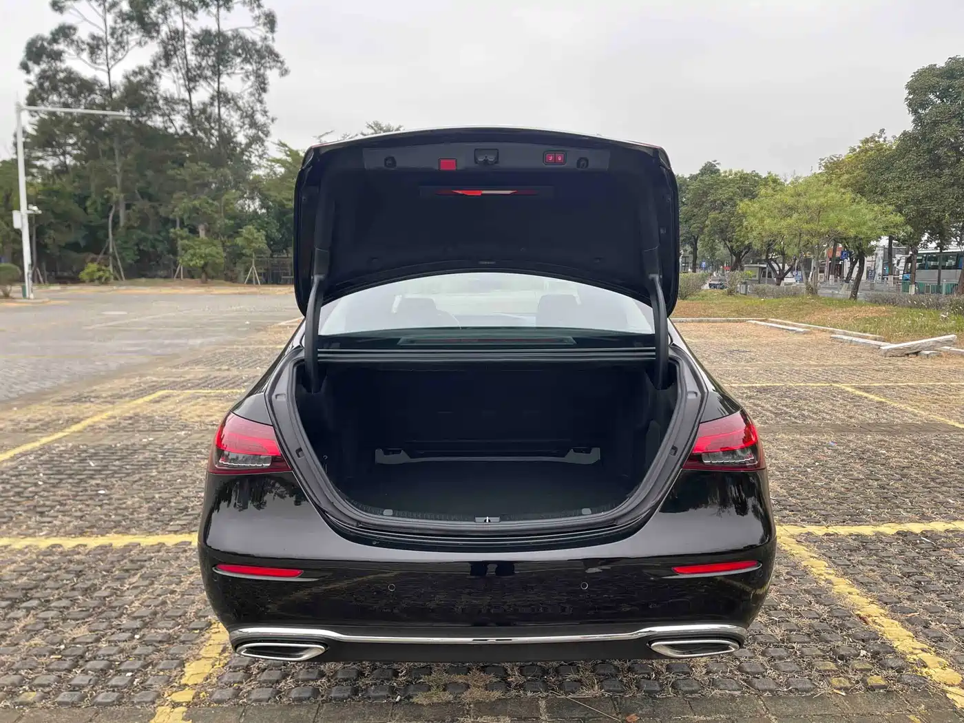 Mercedes-Benz E-Class 2021 E 300 L Luxury фото 19