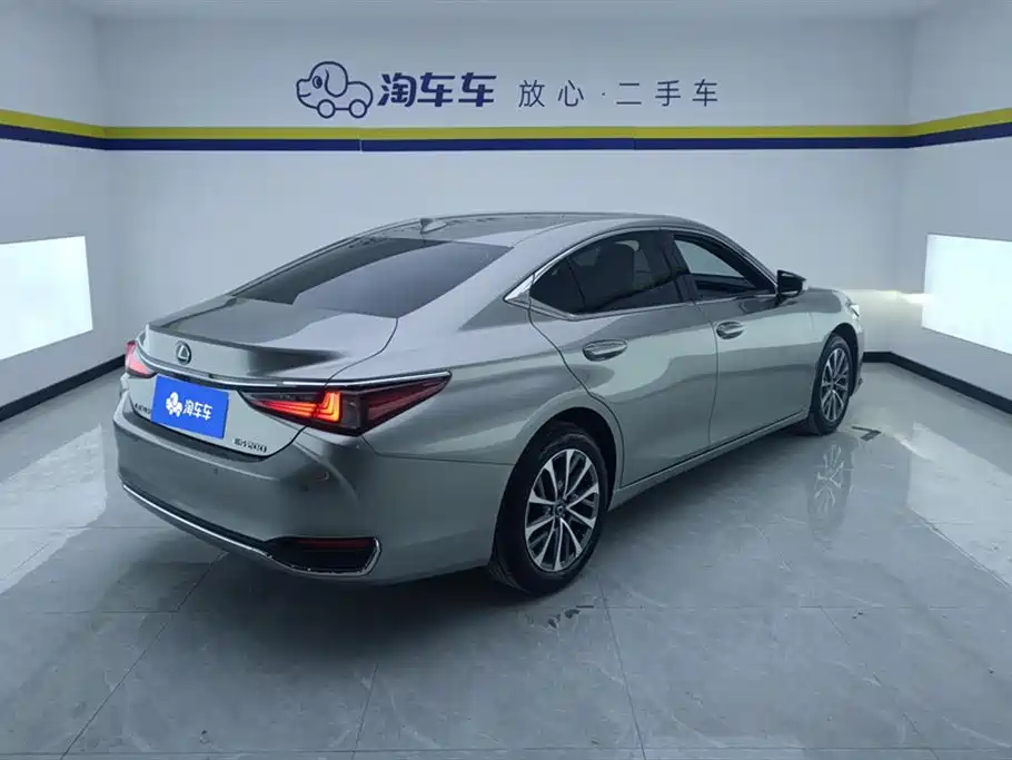 Lexus ES 2022 200 Excellence Edition фото 3