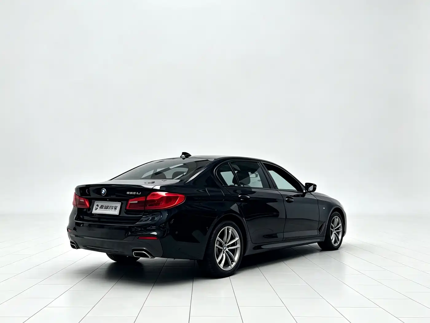 BMW 5 Series 2019 525Li M Sport Package фото 10