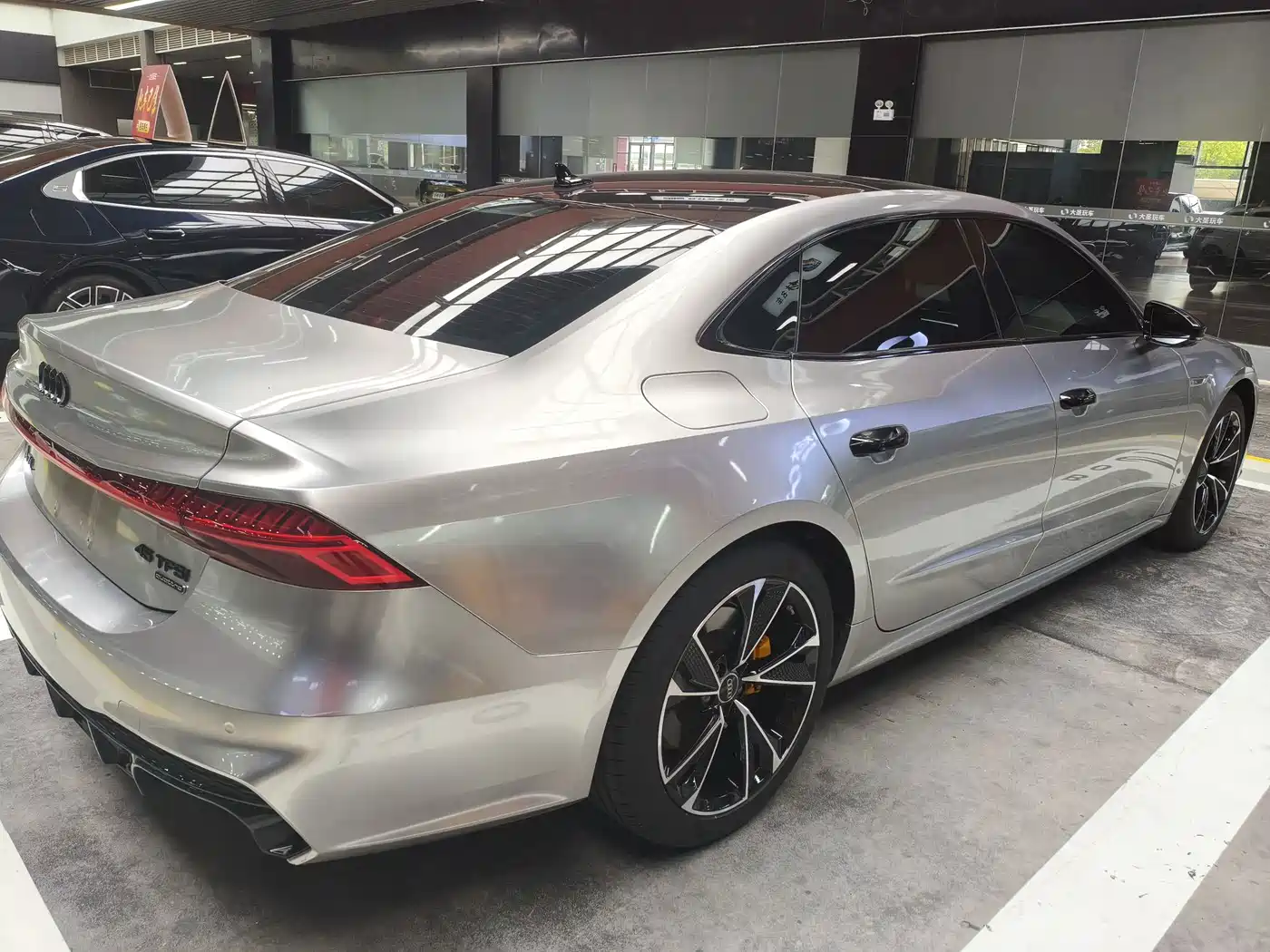 Фото 9 - Audi A7L