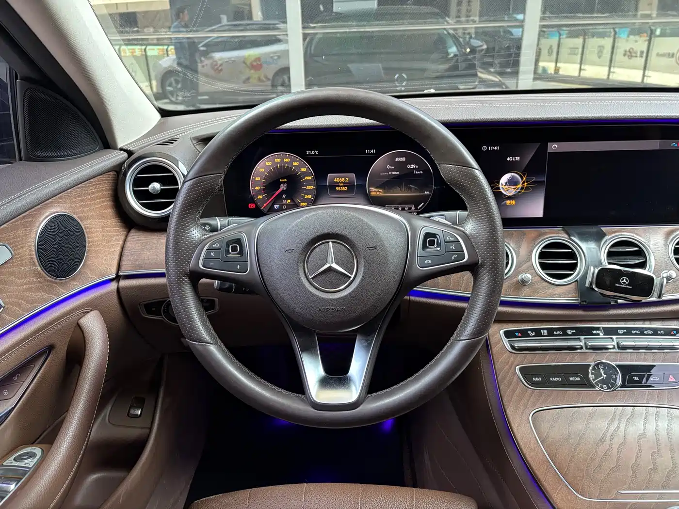 Mercedes-Benz E-Class 2018 E 200 L фото 6