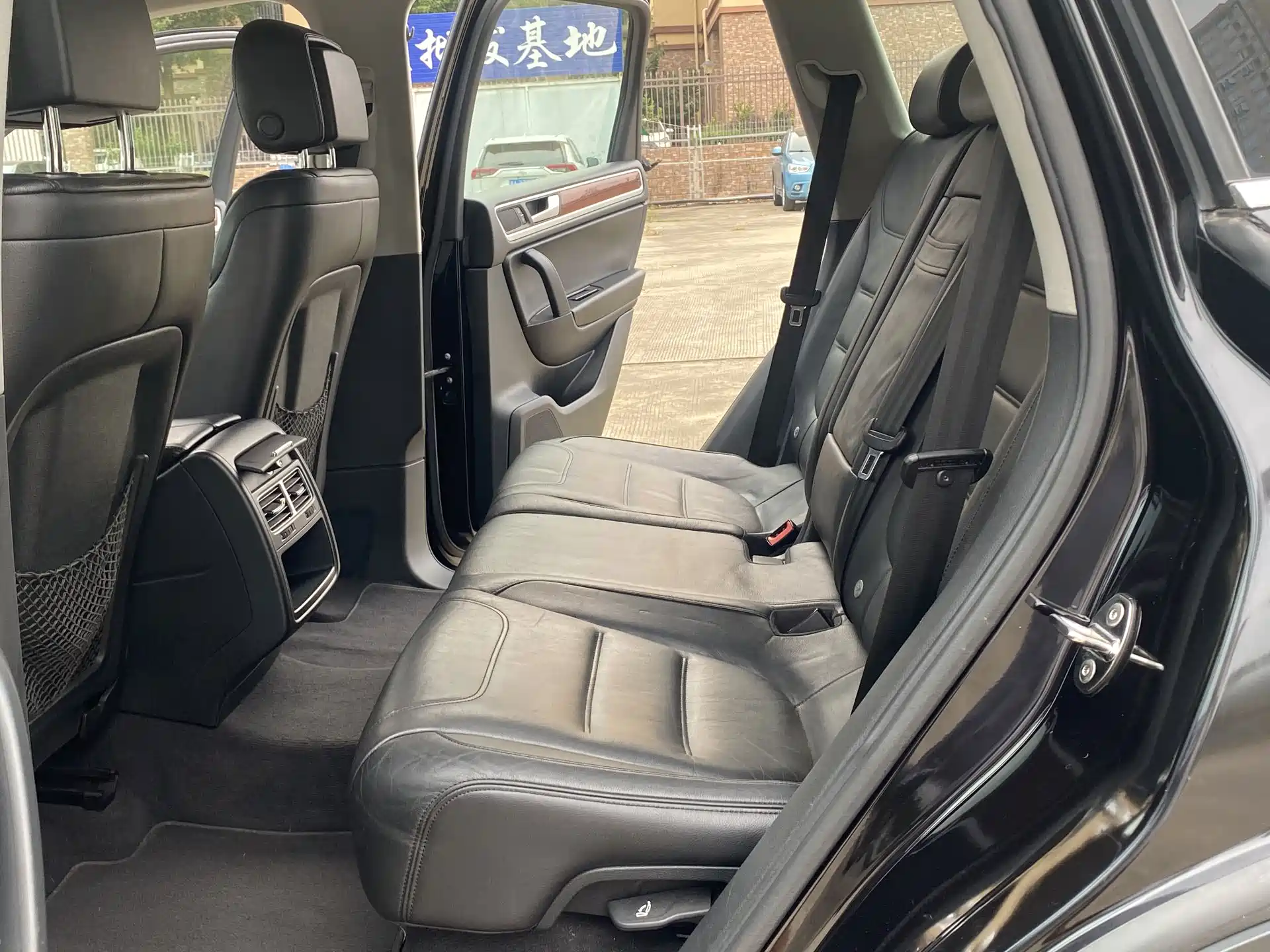 Фото 5 - Volkswagen Touareg