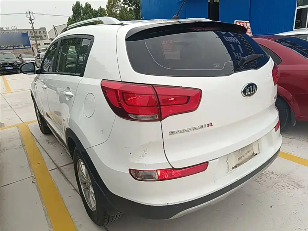 Kia Sportage 2016 2.0L Automatic 2WD GL фото 5
