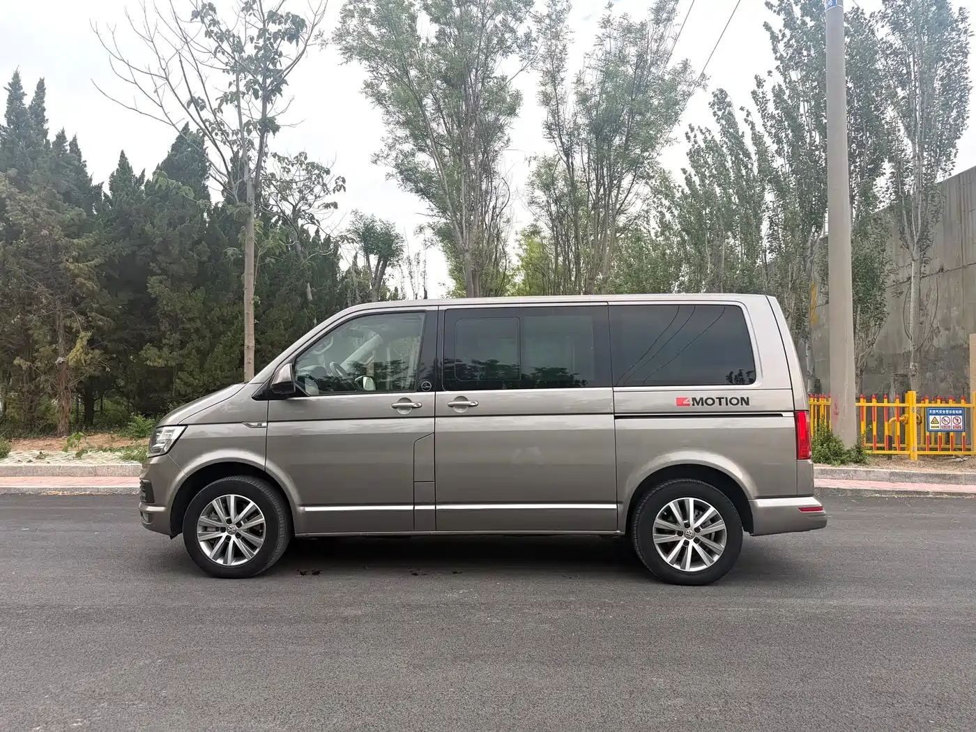 Volkswagen Multivan 2017 2.0TSI 4WD Explorer 7-seater фото 4