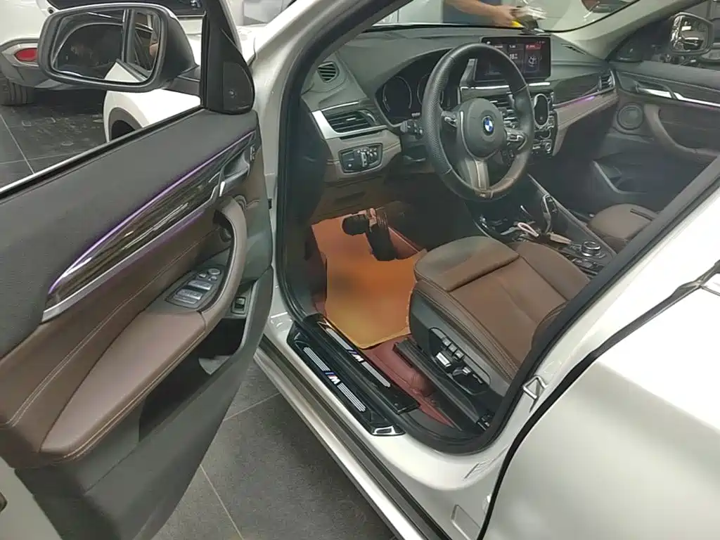 Фото 12 - BMW X1