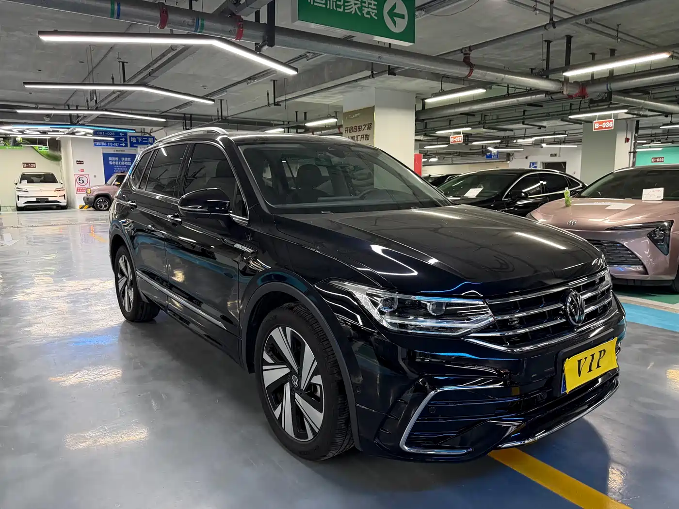 Volkswagen Tiguan L 2023 330TSI Auto 2WD R-Line Premium Edition фото 3