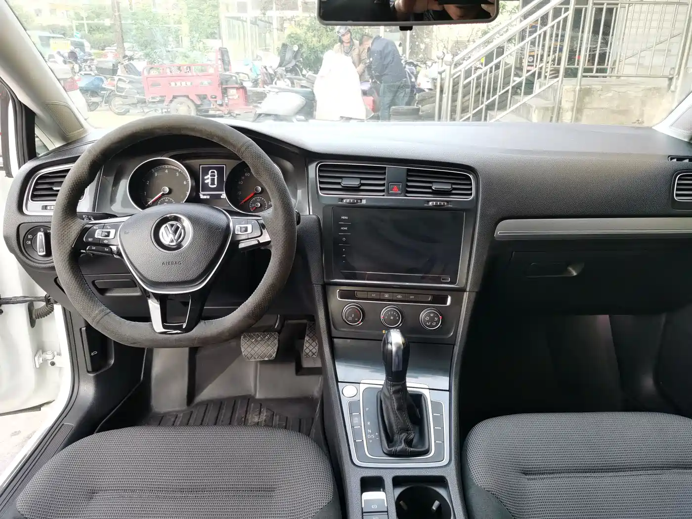 Volkswagen Golf 2020 Beloved Edition 280TSI DSG Comfort фото 9