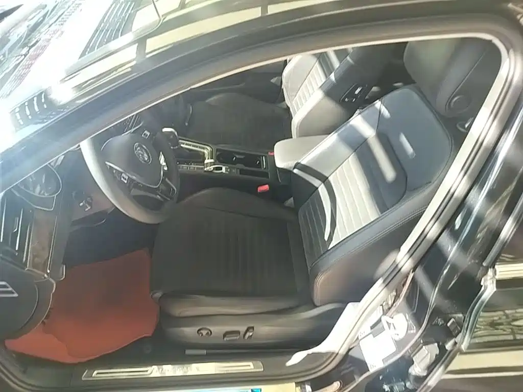 Volkswagen Magotan 2017 330TSI DSG Luxury фото 15