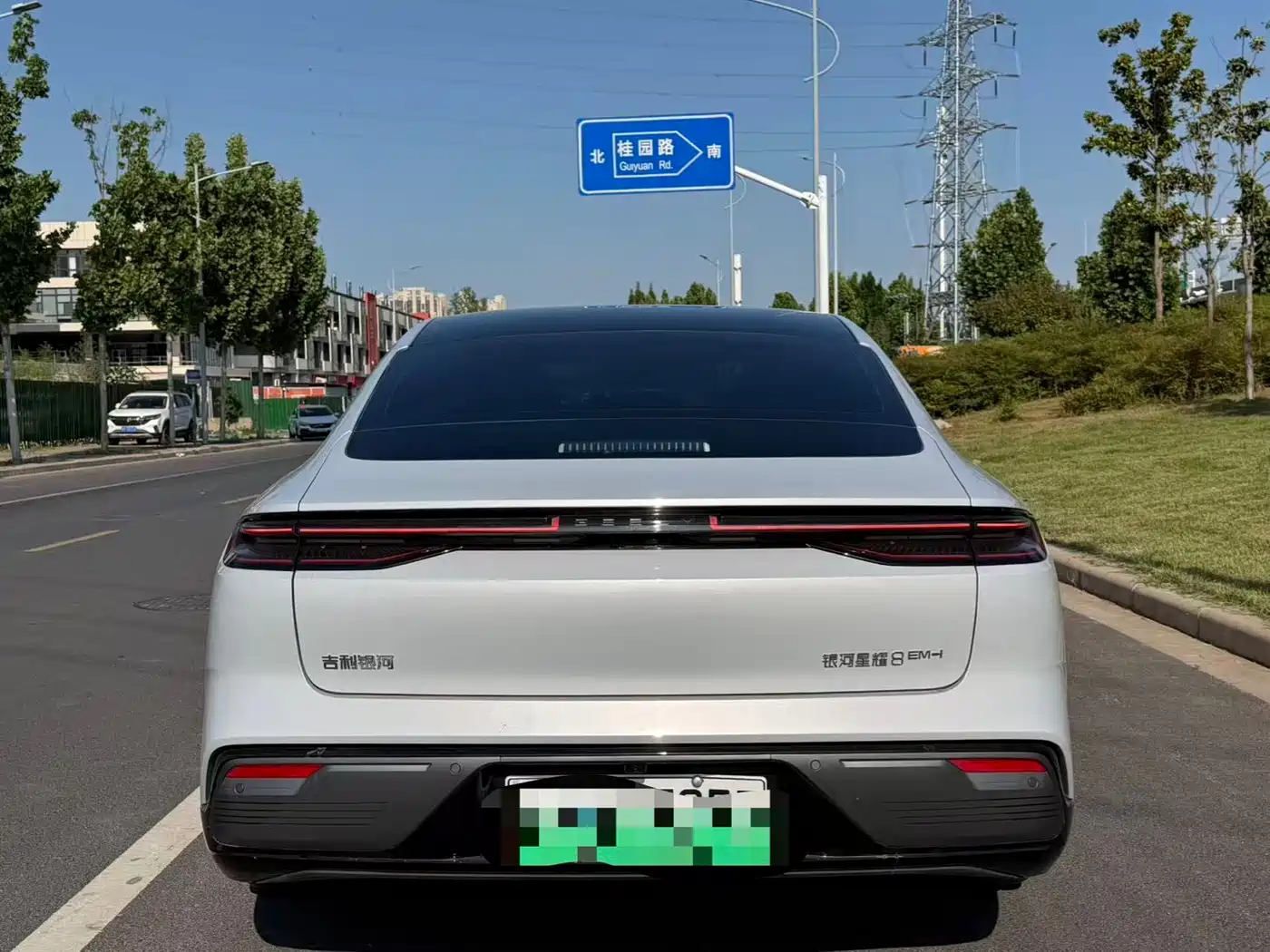 Geely Galaxy Galaxy Xingyao 8 2025 130km EM-i Premium Edition фото 4